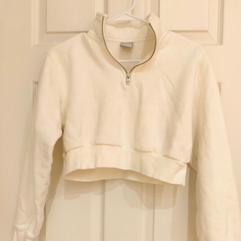 Aritzia TNA Cropped Half-Zip Sweatshirt
